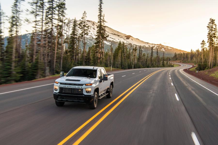  Chevrolet Silverado 2500 HD Custom Crew Cab 2019 года  (фото 24 из 40)